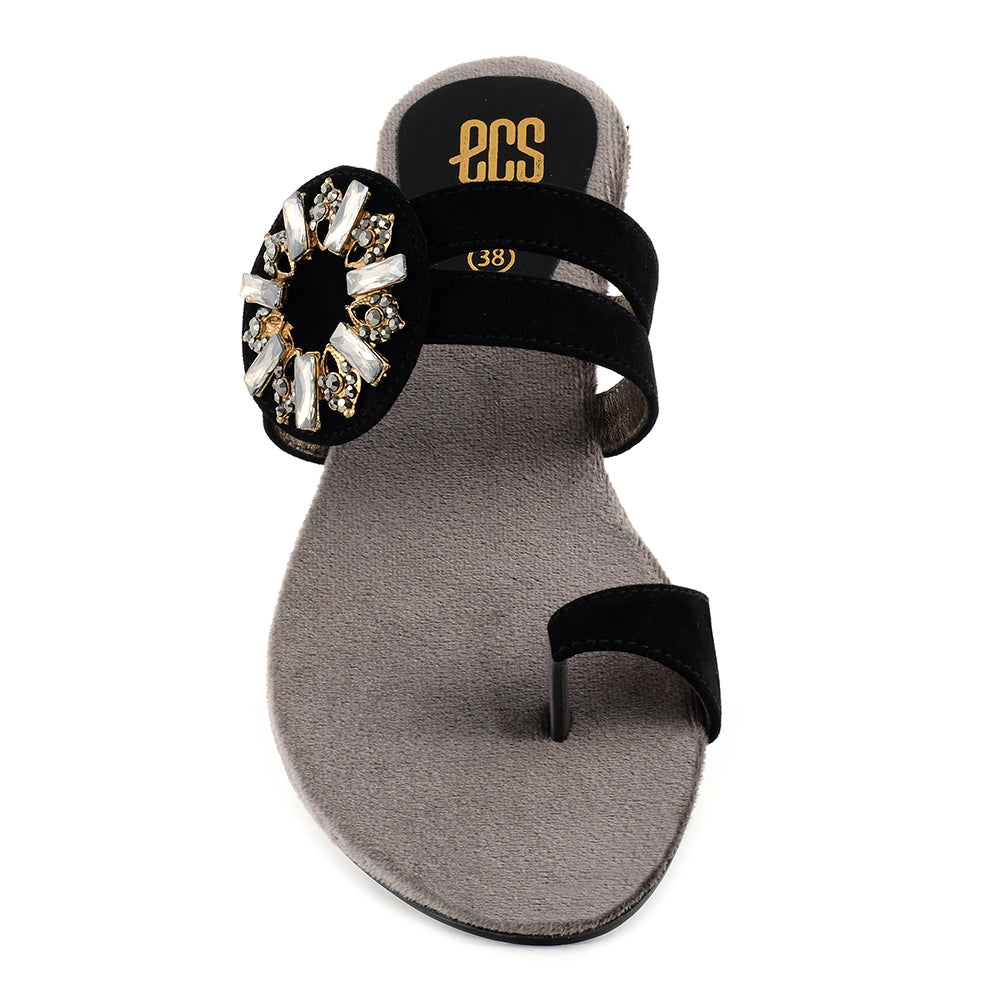 Fancy Buckle Chappals