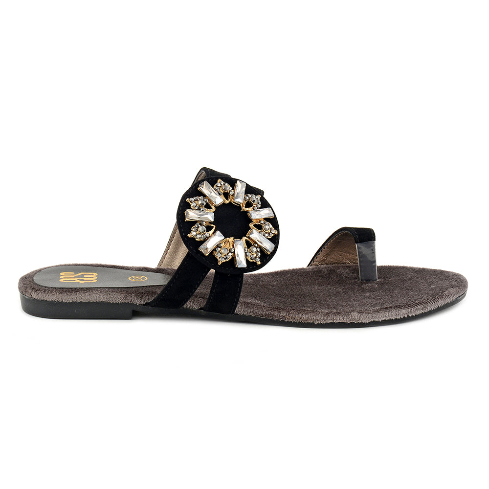 Fancy Buckle Chappals