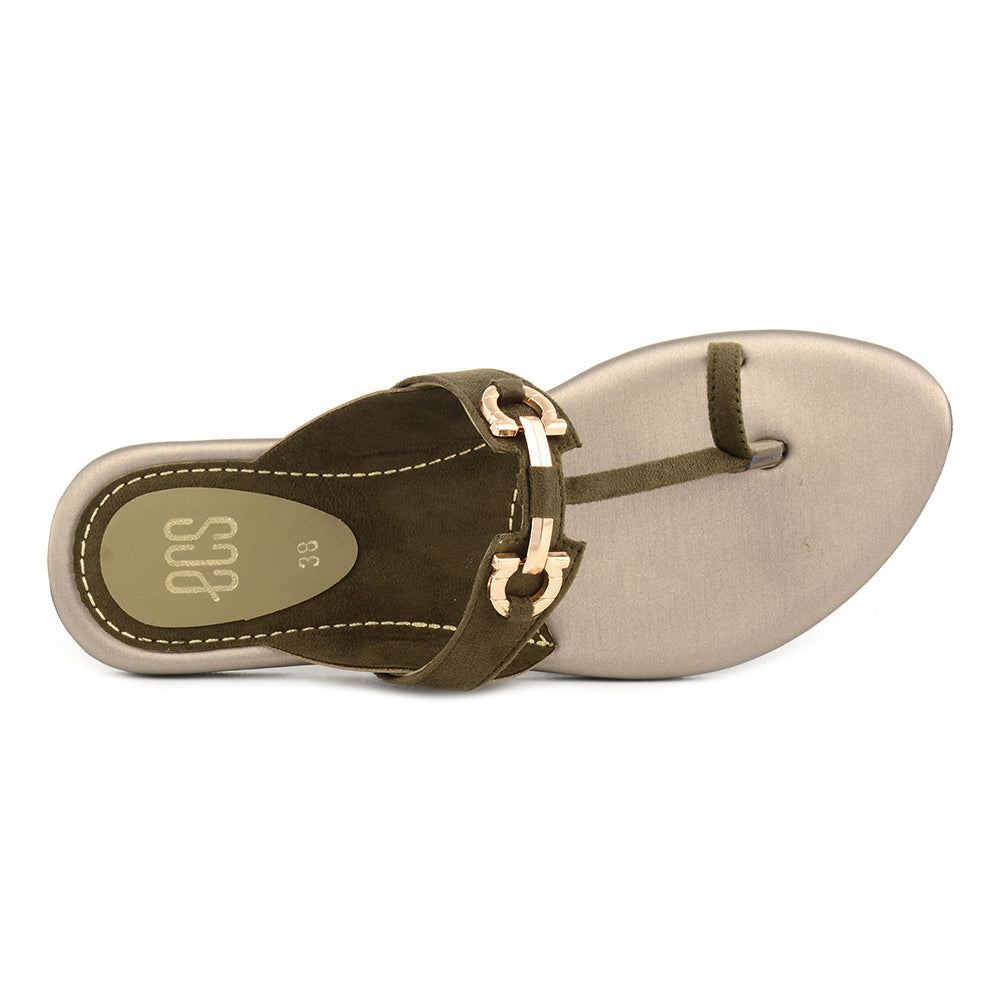 Fierce Metallic Buckle Chappals
