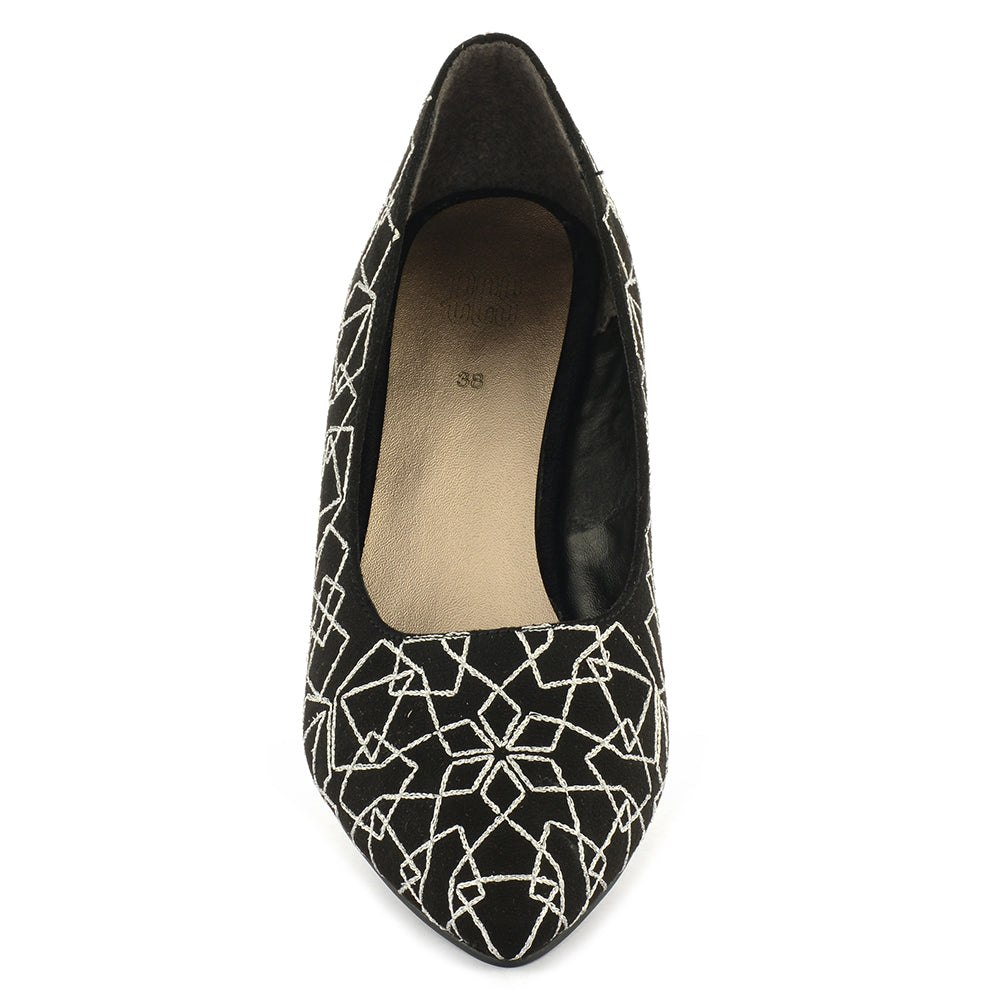 pointed-court-shoes