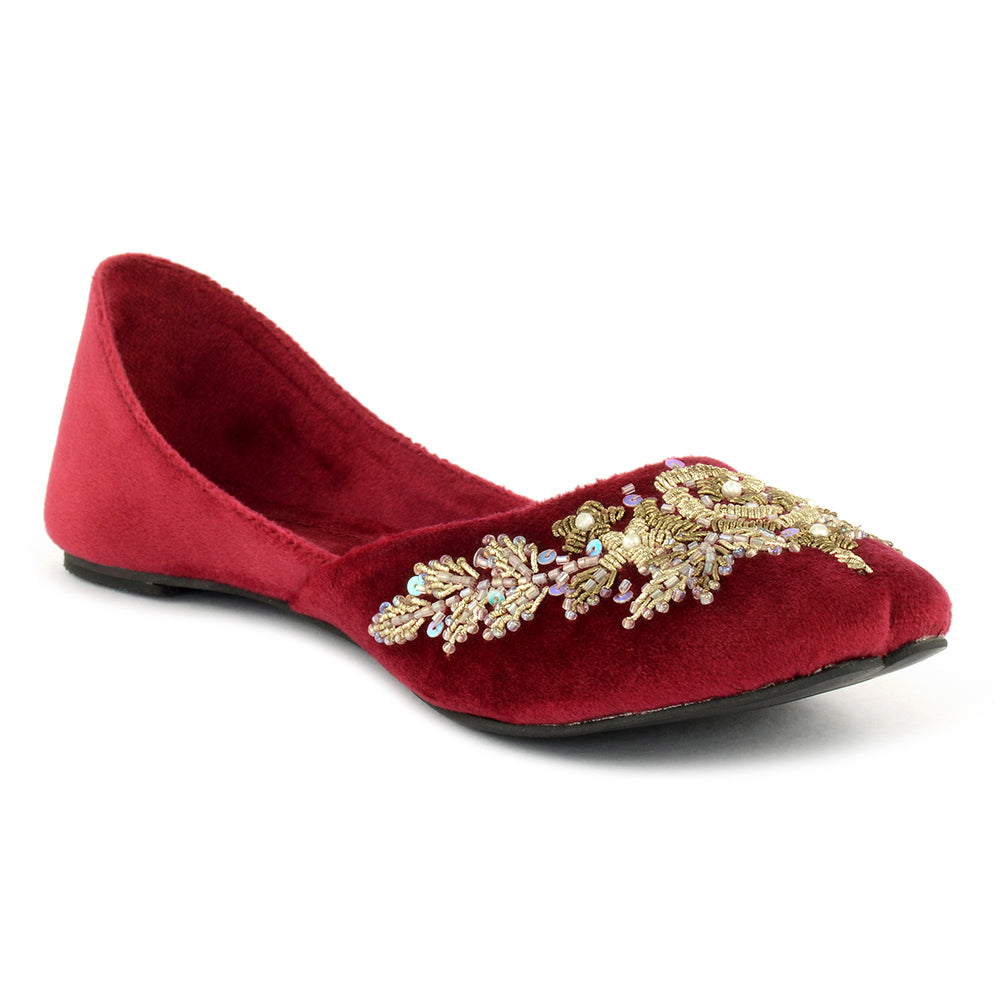 Festive Creme Khussa - Sandals - Women's Footwear- South Asian Fashion –  TRENDZ & TRADITIONZ BOUTIQUE
