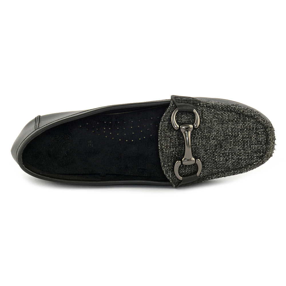 buckle-moccasins