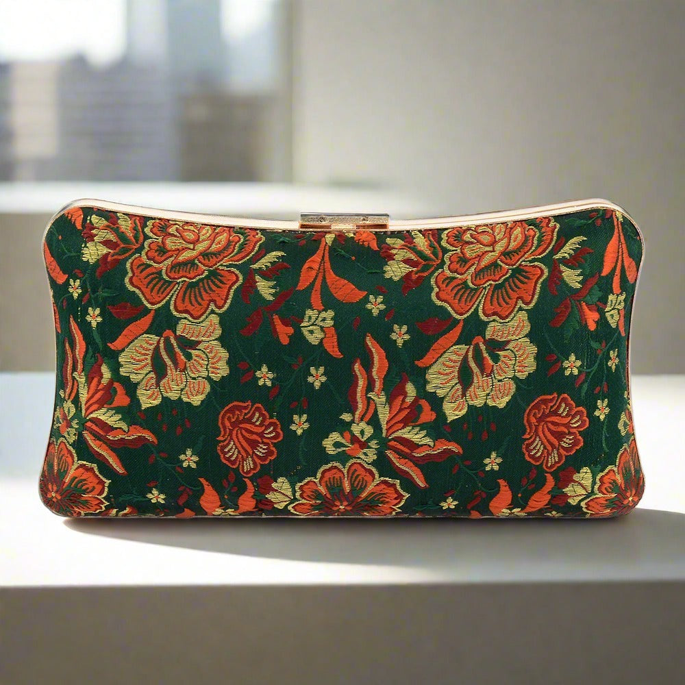embroidered-chain-clutch