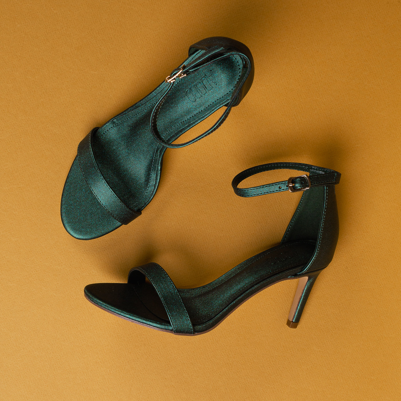 Clasp Heel