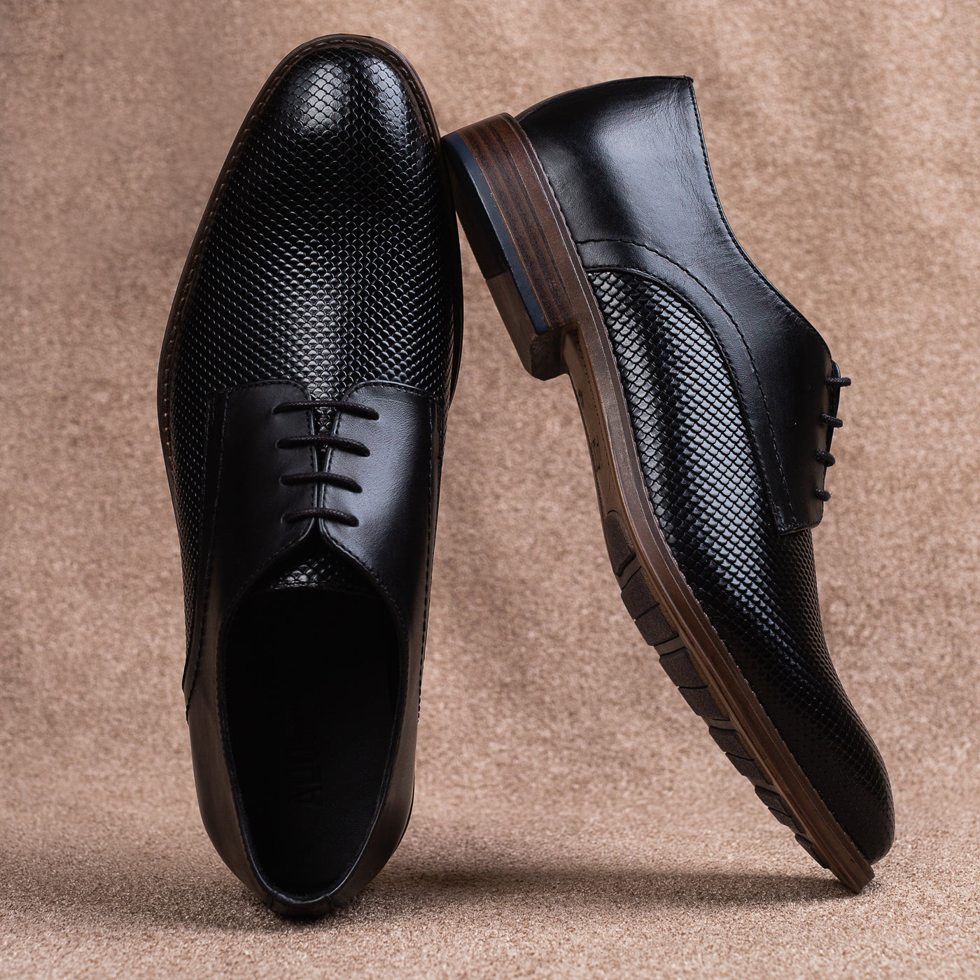 Textured Derby